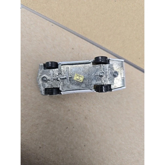 Yatming Chevy Corvette Stingray w/ American Flag No. 1065 1979 Vintage Die cast - Picture 8 of 8